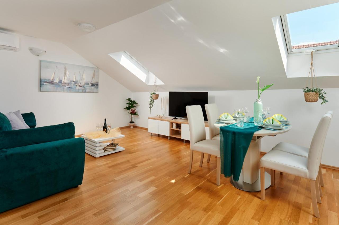 Modern & Spacious Rooftop Apartment With Natual Sunlight Сплит Экстерьер фото